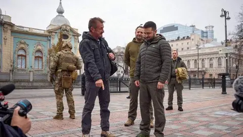 Sean Penn y Volodymyr Zelensky