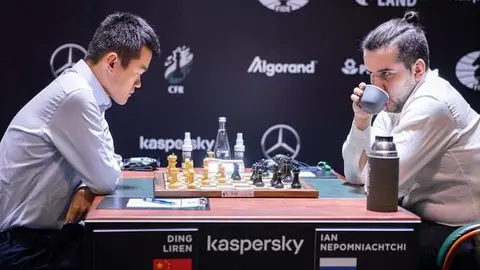 Disputa del Campeonato del mundo entre el chino Ding Liren y el ruso Nepominiachtchi