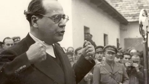 Juan Negr&iacute;n