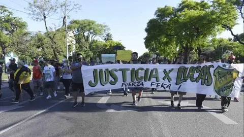 Marcha por el asesinato de Lucas Gonz&aacute;lez, de 17 a&ntilde;os y jugador de Barracas Central