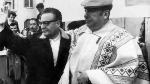 Salvador_Allende_y_Pablo_Neruda