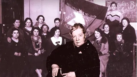 Imagen tomada de la portada del libro &ldquo;&iexcl;Paso a la mujer! Biograf&iacute;a de Amalia Carvia&rdquo; de Manuel Almisas Albeniz. Ediciones Suroeste
