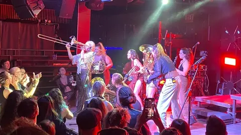 Balkan Paradise Orchestra (1)