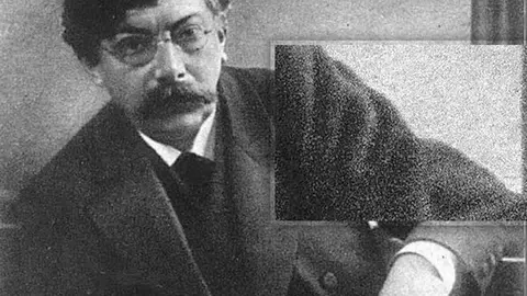 V&iacute;ctor Adler