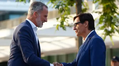 Felipe VI y Salvador Illa