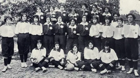 F&uacute;tbol_femenino_espa&ntilde;ol_1914_(I)