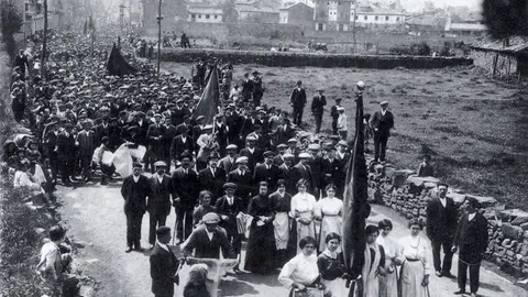 Primero_de_Mayo_de_1910,_Mieres