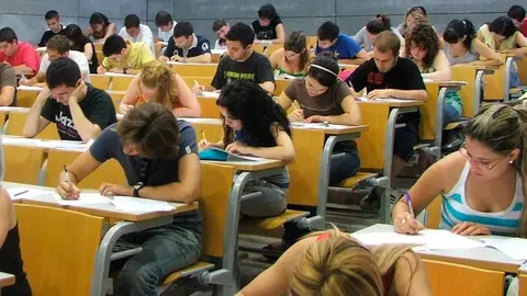 ESTUDIANTES