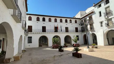 Ayuntamiento_de_Hijar