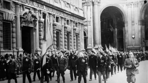 desfile fascista en Mil&aacute;n (1926) Wikipedia