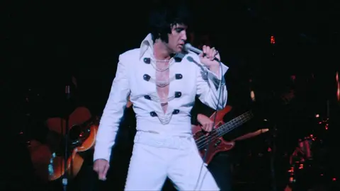 epic_elvis_presley_in_concert-278837704-large