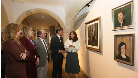Juan de Dios Navarro con la directiva al MUBAG