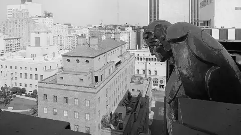 Escultura de la Richfield Tower (1929), una obra de Haig Patigian