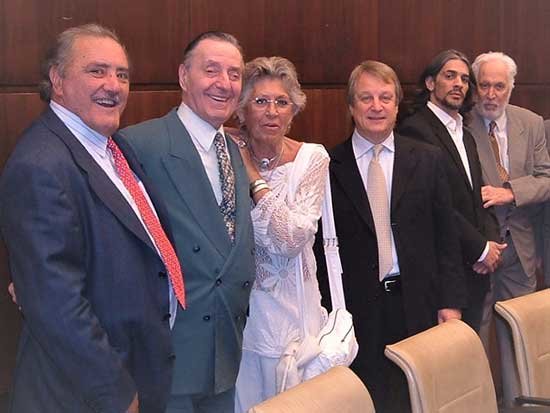 CASA-GOBIOERNO-2-conmigo-y-hno-Kirchner