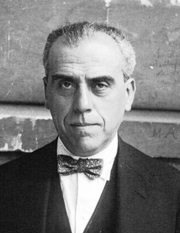 Antonio_Fabra_Ribas_1927_(cropped)