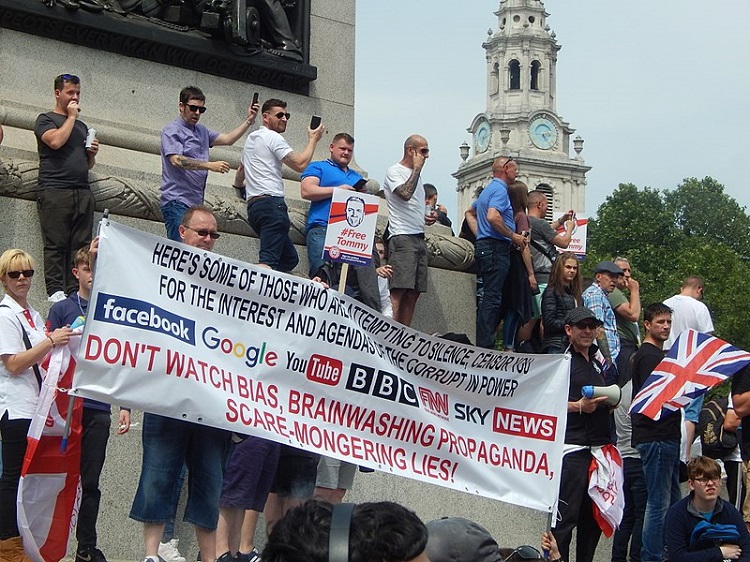 Tommy_Robinson wikipedia 2