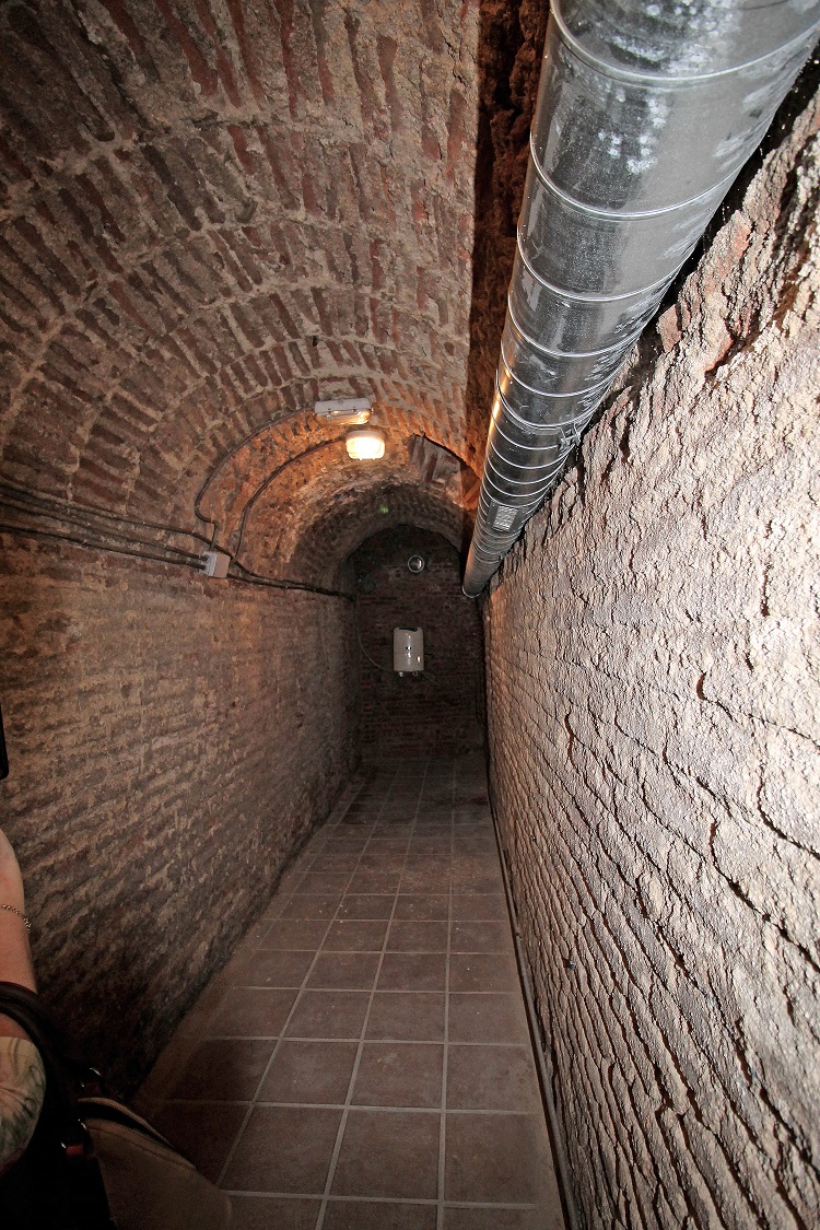 A medieval QANAT under the former mansion of the marquis of Villafranca in Madrid (Spain).