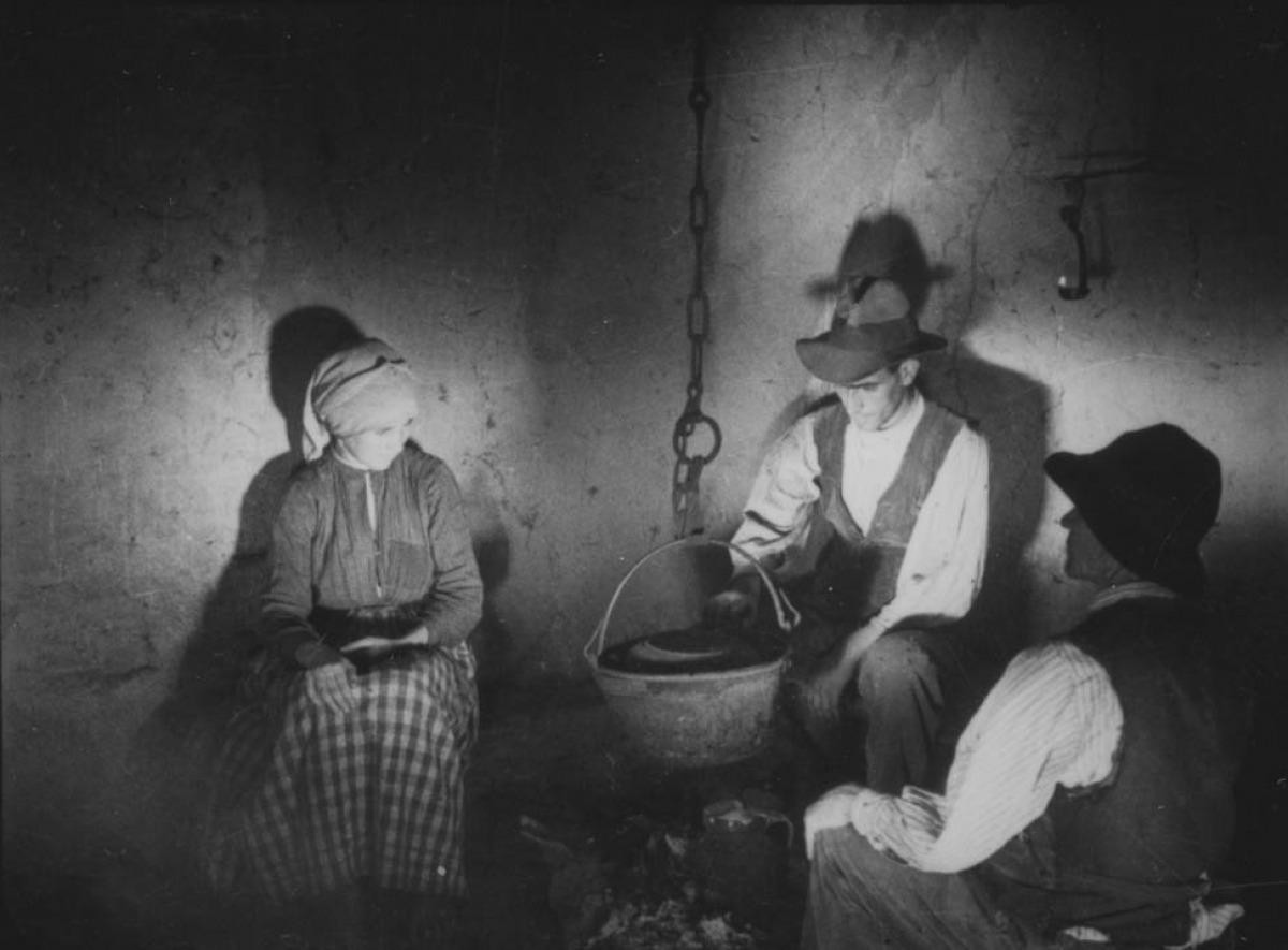 Fotograma de 'Las Hurdes, tierra sin pan', la película documental de Luis Buñuel