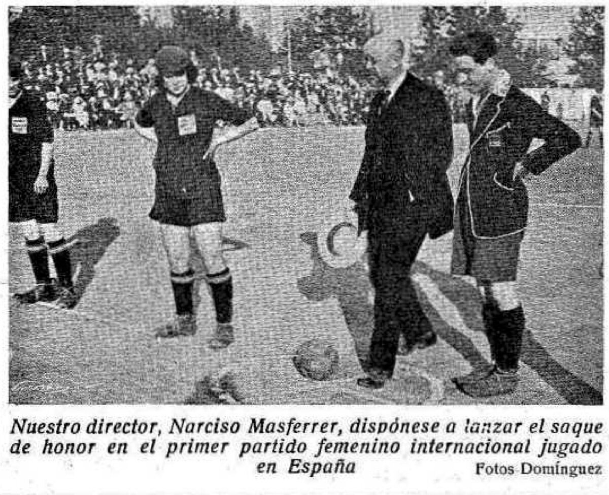 STADIUM 15.9.1923 PRIMER PARTIDOFEMENINO INTERNACIONAL