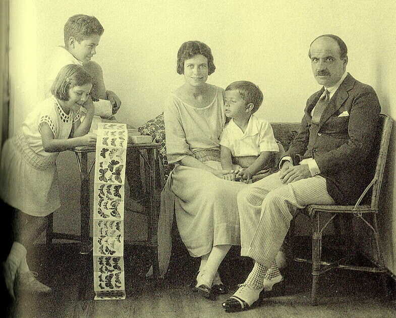José Ortega con su mujer Rosa y sus hijos.Zumaya 1923