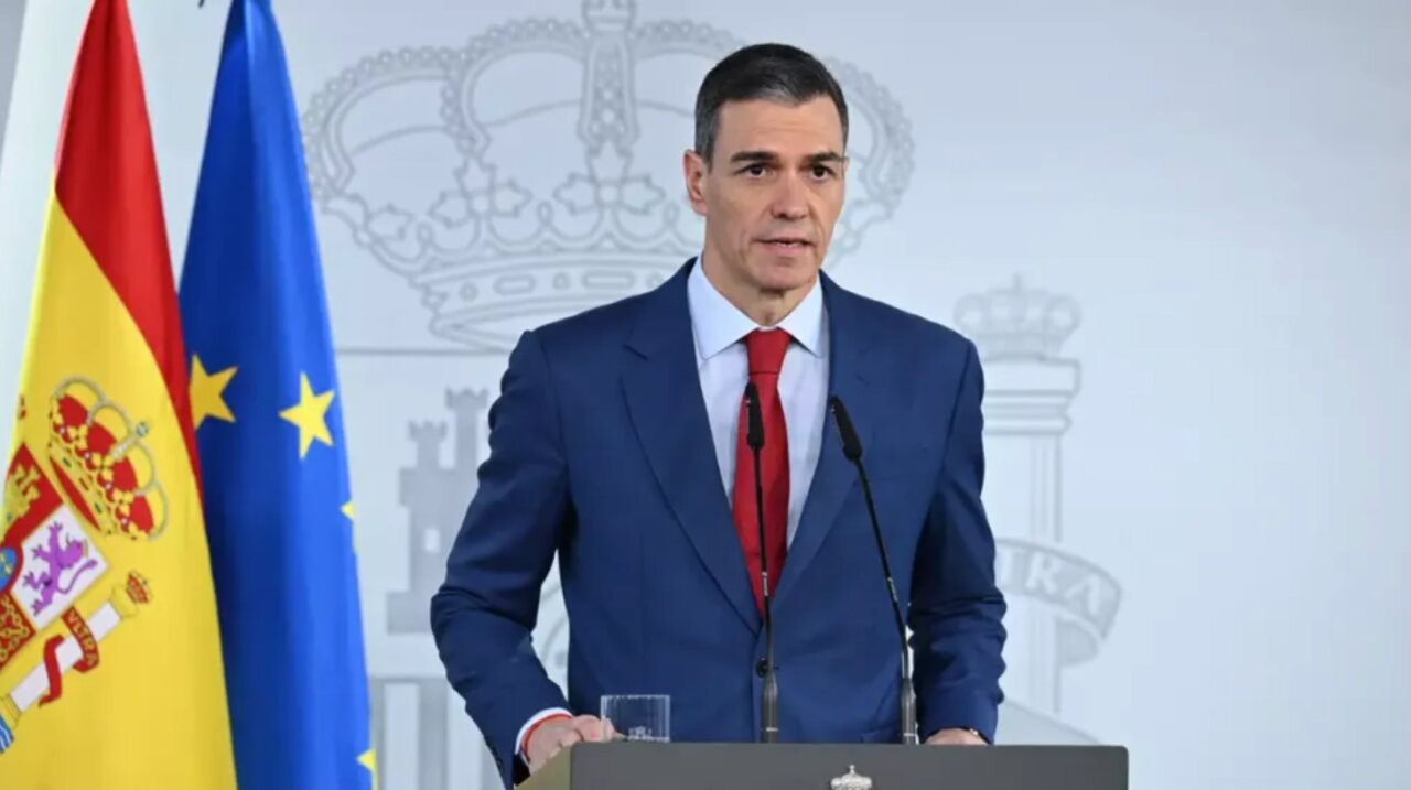 El presidente del Gobierno, Pedro Sánchez, ha mantenido su firmeza contra la guerra pese a las amenazas del supremacista imperial señor Trump de sancionar económicamente a España por negar las bases de Rota y Morón para bombardear Irán