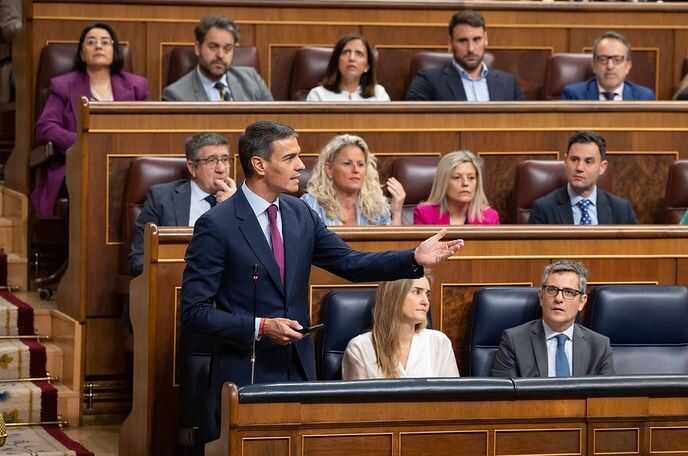 Rafael Simancas da sus explicaciones sobre la necesidad de no convocar elecciones anticipadas y terminar la legislatura

Vía @nuevatribuna